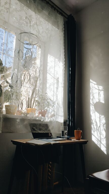 Tips for Creating a Relaxing Home Workspace to Boost Productivity and Comfort